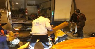 Dolmabahçe Tünelinde Motosiklet İşçilerin Arasına Daldı: 2 Yaralı