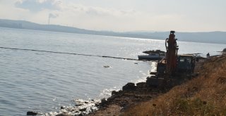 Denizdeki Petrol Sızıntısının Kaynağını Tübitak Da Araştırıyor