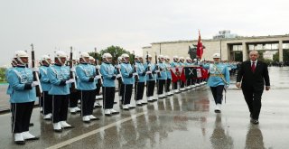 Cumhurbaşkanı Recep Tayyip Erdoğan, Tbmmden Ayrılarak Anıtkabire Doğru Yola Çıktı.