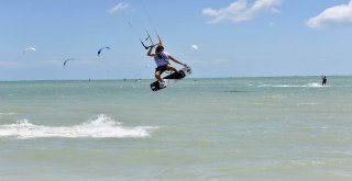Yumurtalık Kiteboard Festivali Nefes Kesti