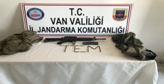 Vanda Teröristin Gösterdiği Mağarada Silah Ve Mühimmat Bulundu