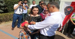 Vali Çeber Ve Rektör Polat Kayıt Yapan Öğrencilerle Bir Araya Geldi