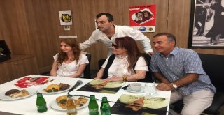 Muhterem Nur: “Filmde Müslümün Burnunu Büyük Yapmışlar”