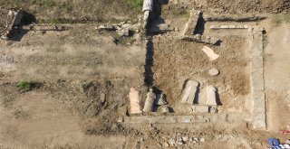 Magnesia Antik Kentinde 2 Bin Yıllık 6 Adet Heykel Bulundu