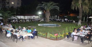 Şehiy Ailesi Oğullarının Mesai Arkadaşlarını Yemekte Ağırladı