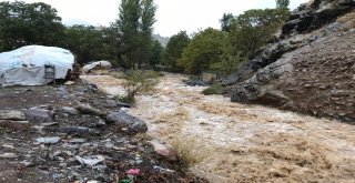 Çukurcanın Çığlı Köyünde Aşırı Yağışlar Nedeniyle Dereler Taştı
