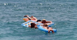 Alanyada Plajlar Tıklım Tıklım