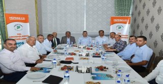 Çınar, Muhtarlara İlçedeki Yatırımları Anlattı