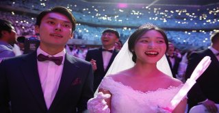 Güney Korede Binlerce Çift Aynı Anda Evlendi