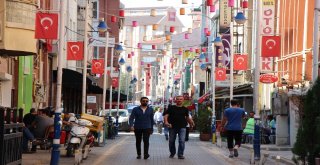 Eskişehir Sokaklarında Bayrak Seli