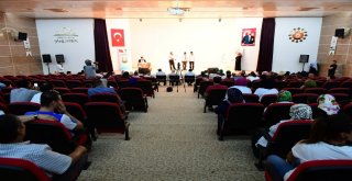 Kuran-I Kerimi Hatmeden Görme Engellerin Programında Duygusal Anlar