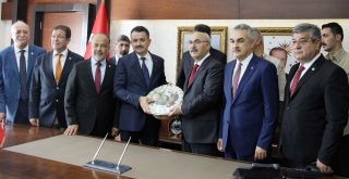 Vali Köşgerden Bakan Pakdemirliye Uzun Yaşam Sepeti
