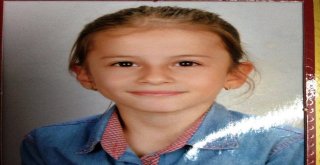 Yaptığı Kara Kalem Resim Ve Karikatürler Büyük İlgi Görüyor