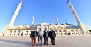 Diyanet İşleri Başkanı Erbaş, Çamlıca Camiiyi Ziyaret Etti