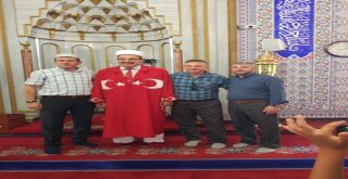 Sakaryalı İmam 15 Temmuza Özel Cübbe Diktirdi