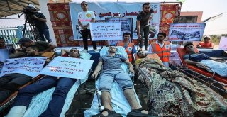 Gazzeli Hastalar İsraili Protesto Etti