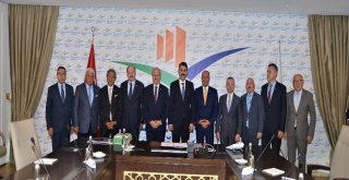 Aso Yönetimi, Bakan Kurumu Ziyaret Etti