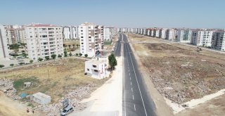 Vatandaş İnat Etti, Ev Yolun Ortasında Kaldı