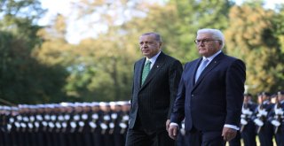 Cumhurbaşkanı Erdoğan, Almanyada Askeri Törenle Karşılandı