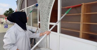 Bozüyükteki Camiler Bayrama Hazırlandı