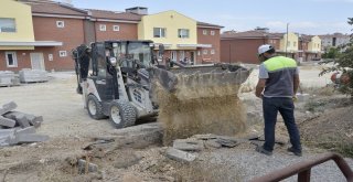 Birçok Mahallede Yol Yapım Çalışmaları Devam Ediyor