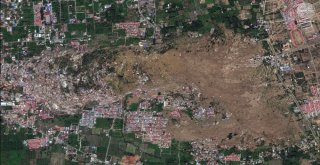 Uydu Fotoğrafları Endonezya Depreminin Şiddetini Ortaya Çıkardı
