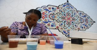 (Özel Haber) Dünyanın Dört Bir Yanından Gelen Öğrenciler Çini Yapmayı Öğrendi