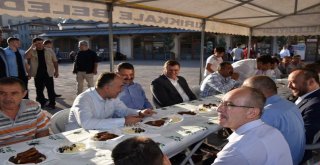 Bayram Namazı Sonrası Bayramlaşma