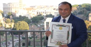 Türk Gazeteci Keşaplıya Bir Ödül Daha