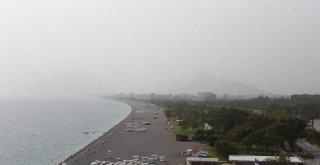 Antalyada Toz Bulutu Etkisini Sürdürüyor