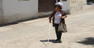 Görme Engelli Kadın 15 Temmuz Üzüntüsünü Kitaba Döktü