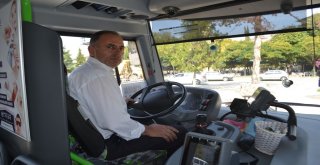 Otobüs Şoförü Fenalaşan Yolcuyu Acil Servise Götürdü