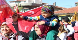 Dünyanın Merkezinda Kurtuluş Sevinci