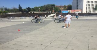 Zeytinburnunda Bisiklet Sürmeyi Bilmeyen Kalmayacak