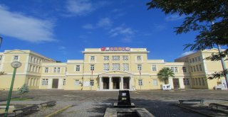 İki Başbakan, Yirmi İki Bakan Ve Sayısız Devlet Adamı Yetiştiren Lise