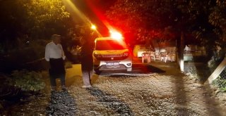 Vatandaş Kovalayınca Çaldıklarını Bırakıp Kaçtılar