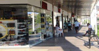 Antalyada Esnaftan Dolar Yakmalı ‘Kur Teşekkürü