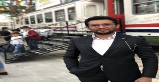 Raydan Çıkan Tren, Alışveriş Merkezine Girdi