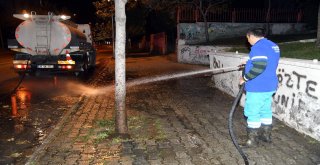 Isparta Belediyesinden Yol Ve Kaldırım Yıkama Çalışması