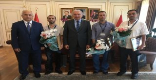 Başkan Mevlüt Uysal, Yangından 10 Çocuğu Kurtaran İski Personeline Hediye Takdim Etti