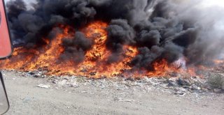 Ayvalıkta Yangın Mahalleyi Duman Altında Bıraktı