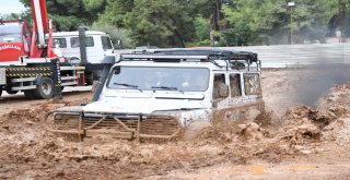 Başkan Böcek, Hobi Festte Off-Road Yaptı..