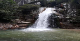 Faso Şelalesi Muhteşem Görüntüsü İle Dikkat Çekiyor