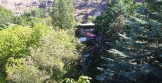 Dünyanın En Genç Şelalesi 400 Bin Misafire Ev Sahipliği Yapıyor