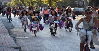 Bursada ‘Süslü Kadınlar Pedal Çevirdi.