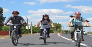 Pedalları Tacize Dikkat Çekmek İçin Çeviriyorlar