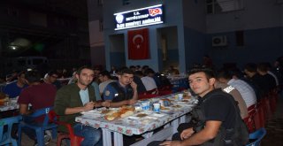 Beytüşşebapta Polisler Kurban Kesip Vatandaşlarla Birlikte Akşam Yemeği Yedi