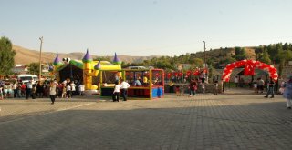 Bitlisteki Park Açılışında Çocuklar Tarafından İzdiham Yaşandı