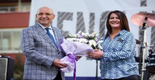 Öğrenciler Grup Zakkum İle Coştu