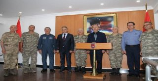 Milli Savunma Bakanı Akarın Hakkari Ziyareti